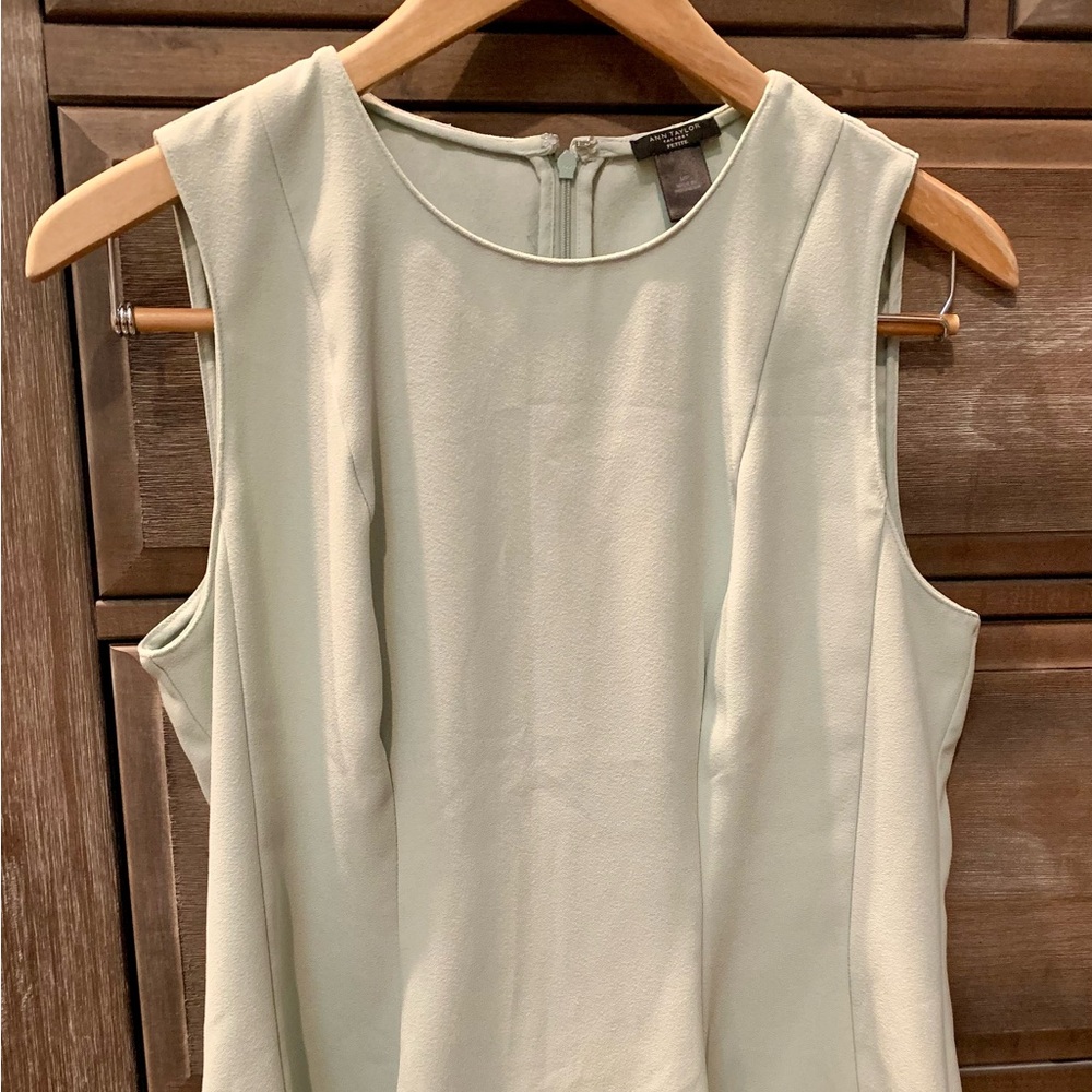 Ann Taylor Green Sleeveless Peplum Top